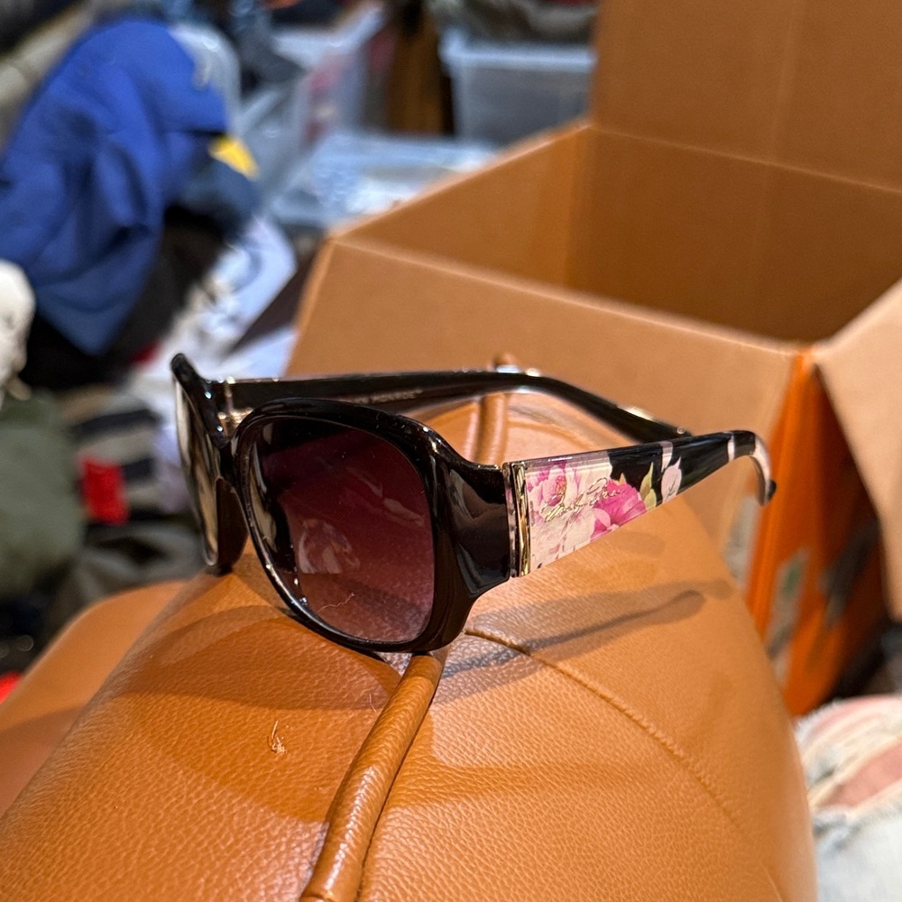 Marilyn Monroe Black Sunglasses with Pink Floral Temples